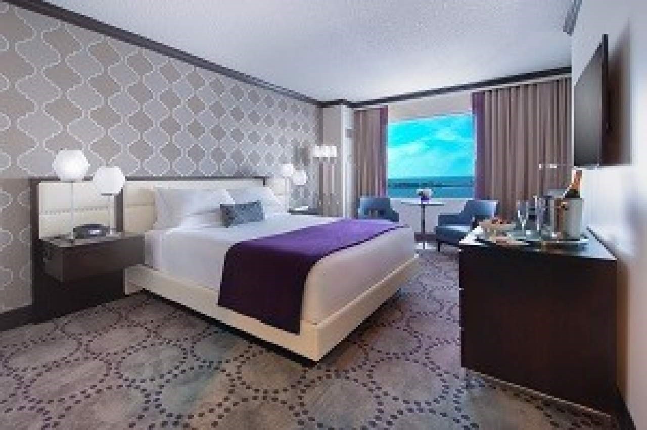 Deluxe Room at Harrah's Gulf Coast